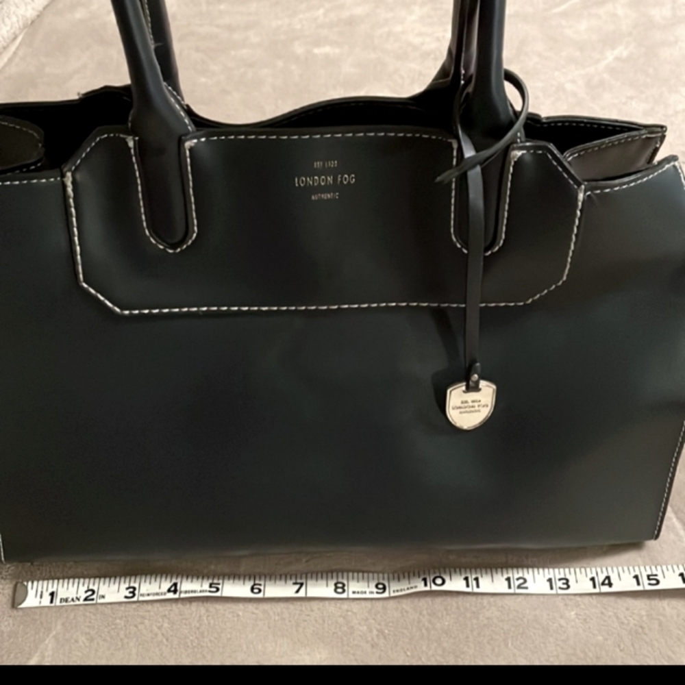 London Fog Beautiful shoulder strap bag